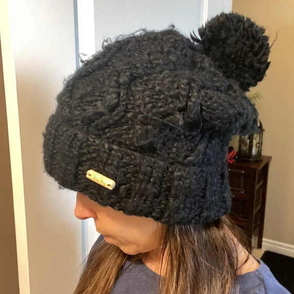 Toque - Picture 4 of 5